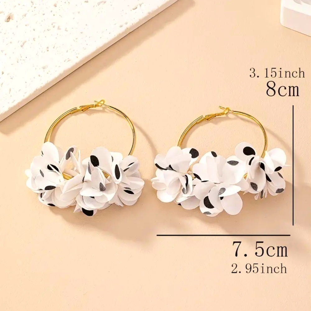 Black and White Polkadot Flower Hoop Earrings - Picture 4 of 5